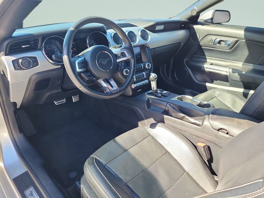 Used 2017 Ford Mustang Premium image 22