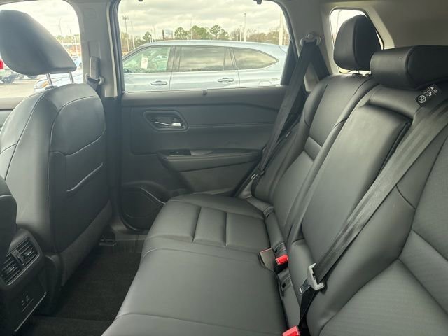 Used 2023 Nissan Rogue SV w/ SV Premium B Package image 7