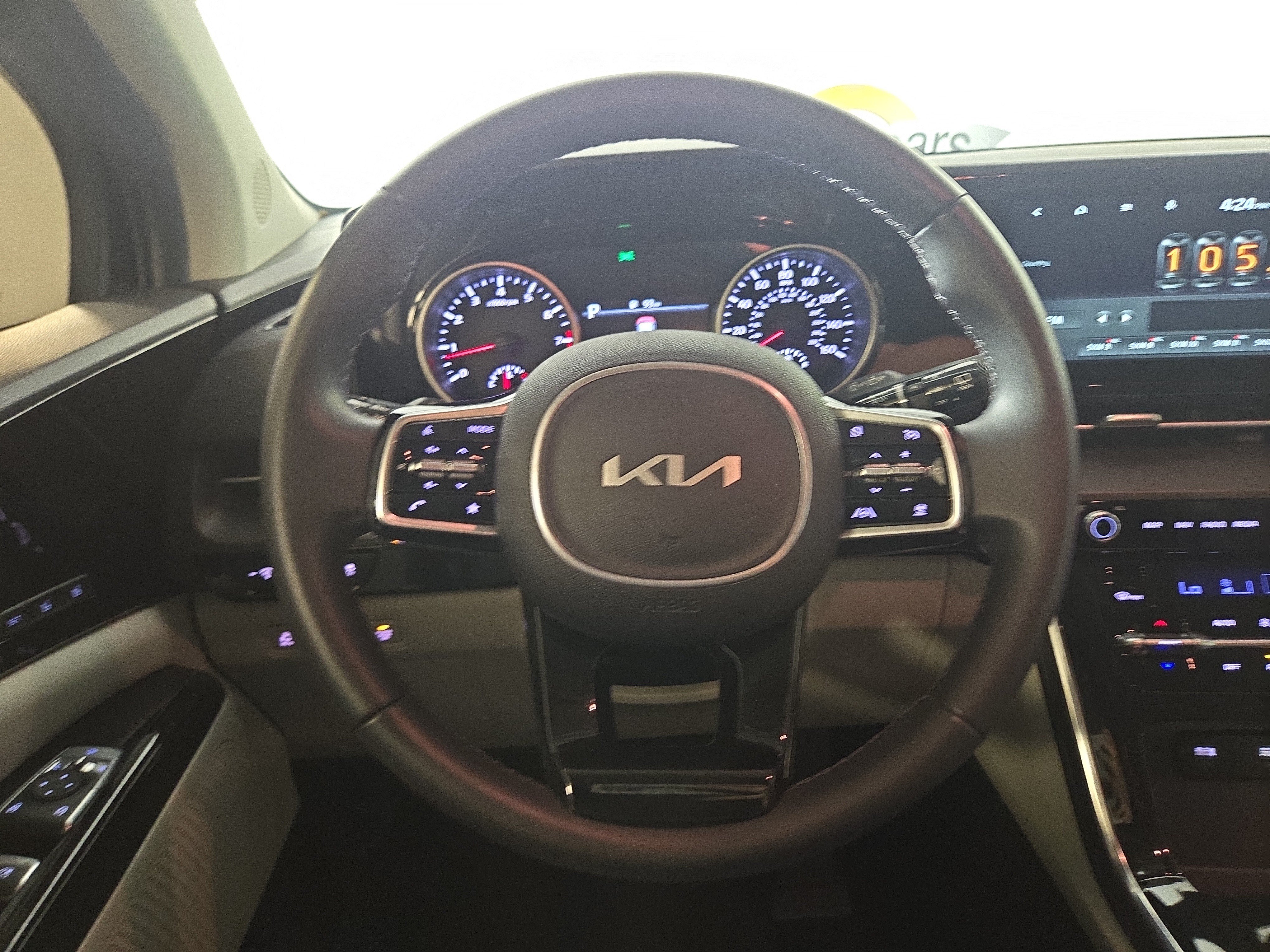 Used 2022 Kia Carnival SX FWD image 16