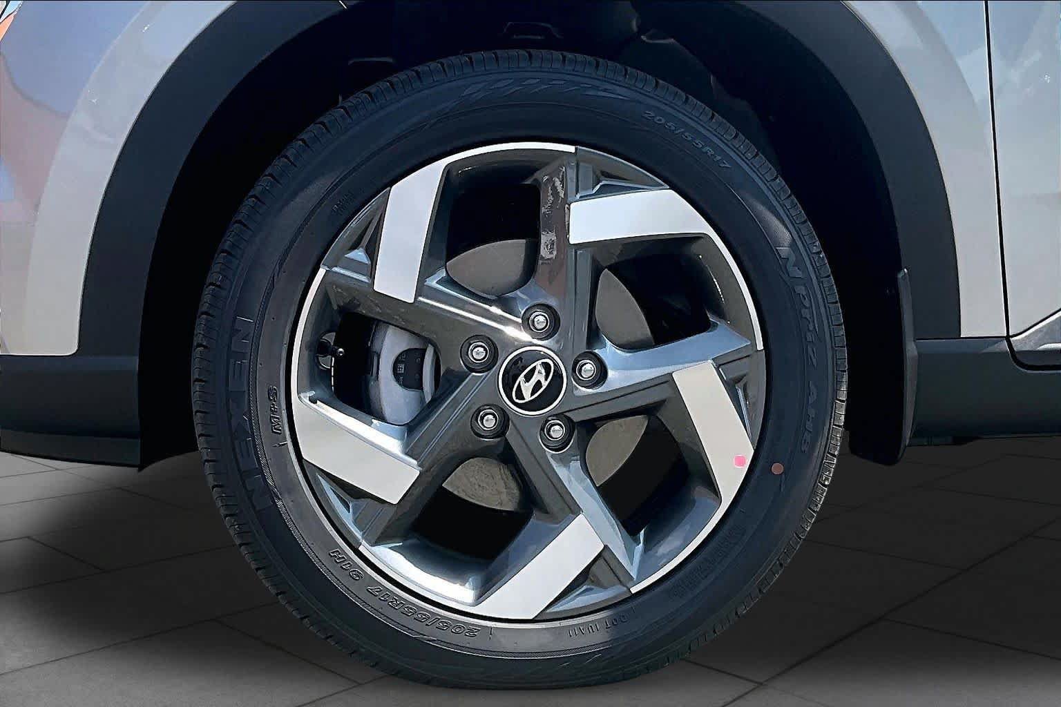 New 2026 Hyundai Venue SEL FWD image 9