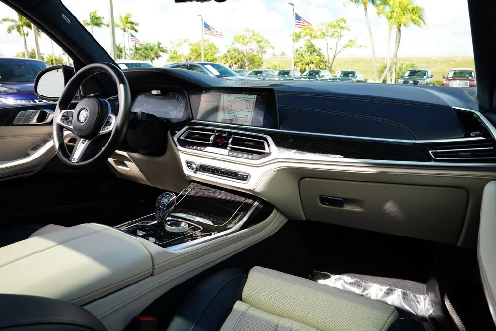 Used 2021 BMW X7 M50i AWD/4WD image 19