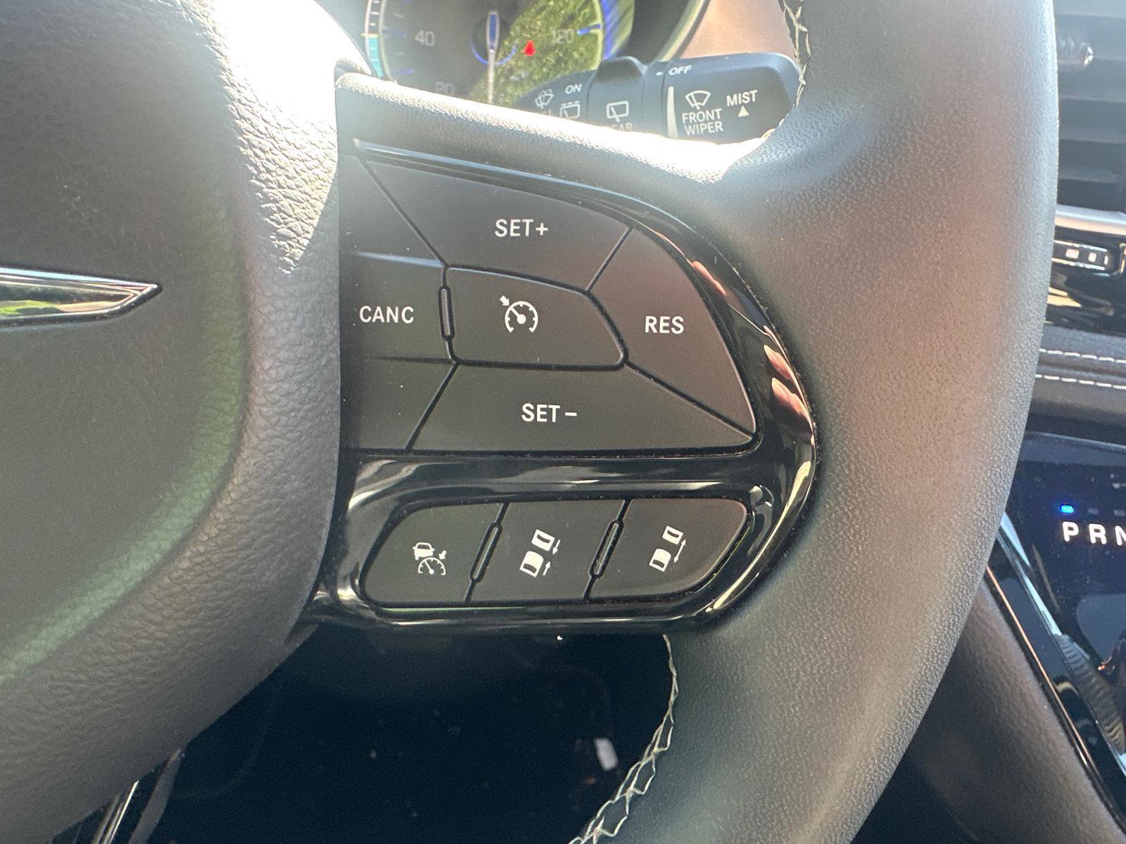Used 2022 Chrysler Pacifica Touring-L w/ S Appearance Package FWD image 23