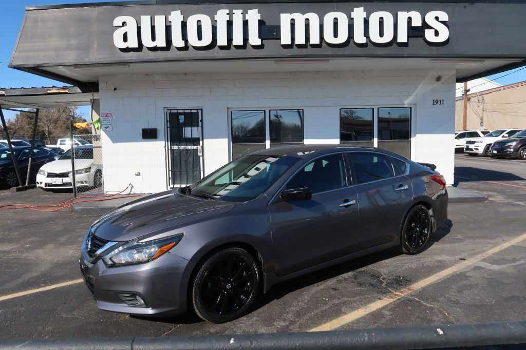 Used 2017 Nissan Altima 2.5 SR w/ Midnight Edition Package image 1