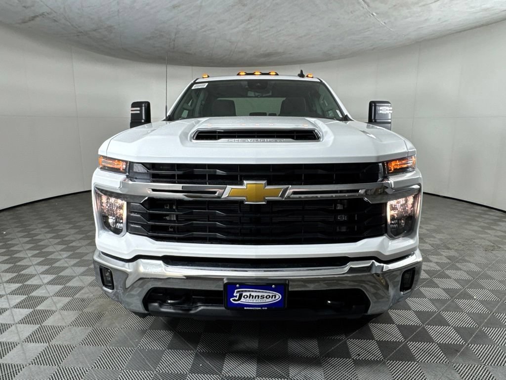 New 2026 Chevrolet Silverado 3500 LT AWD/4WD image 2