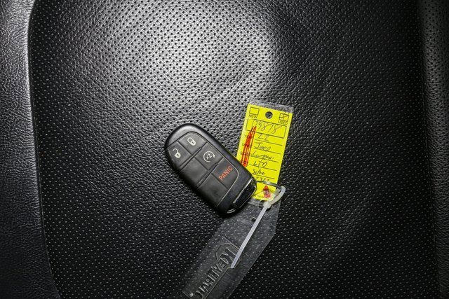 Used 2022 Jeep Compass Limited w/ Sun and Sound Group image 40