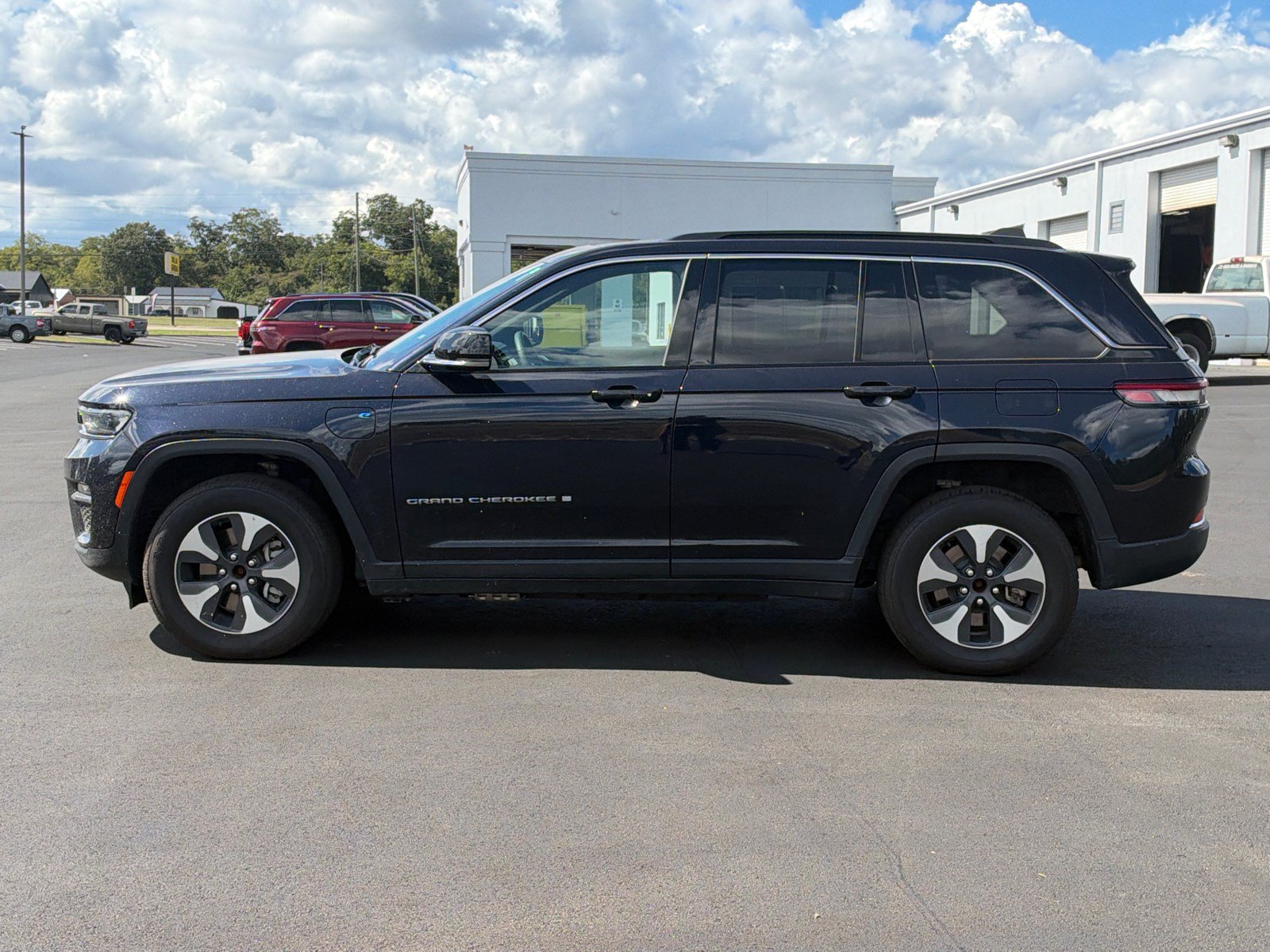 Used 2024 Jeep Grand Cherokee Limited 4xe AWD/4WD image 8