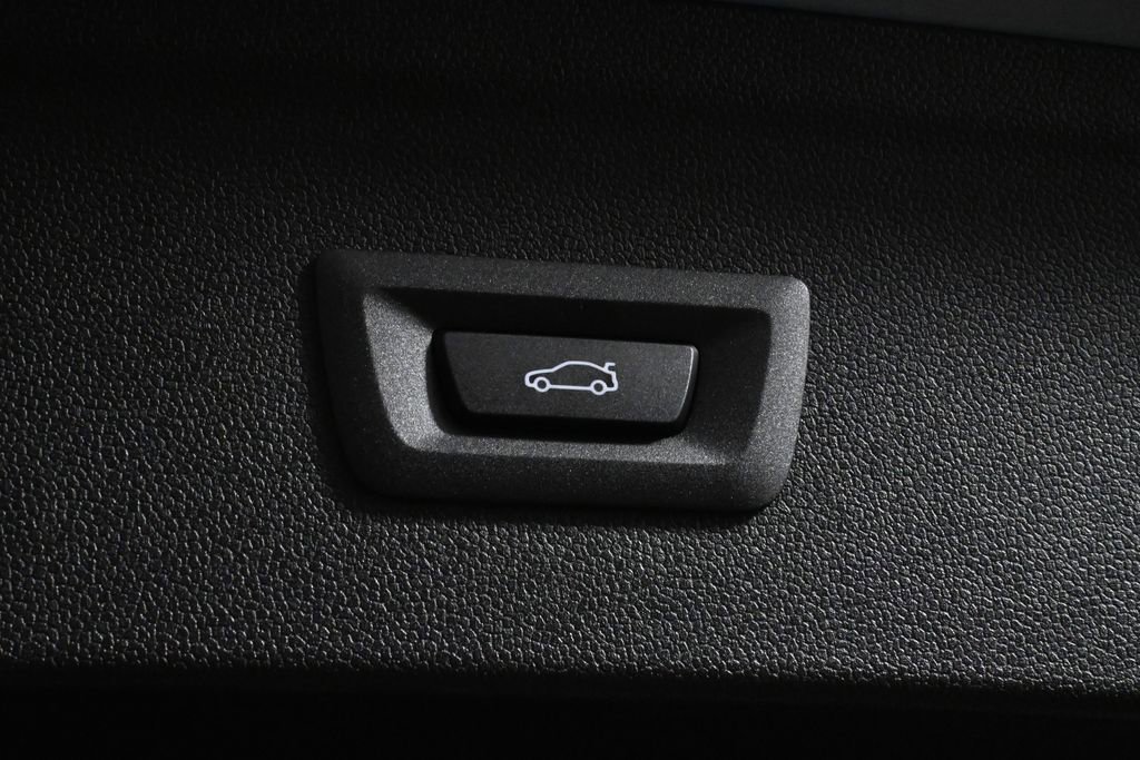 Used 2026 BMW iX xDrive45 w/ M Sport Package image 38