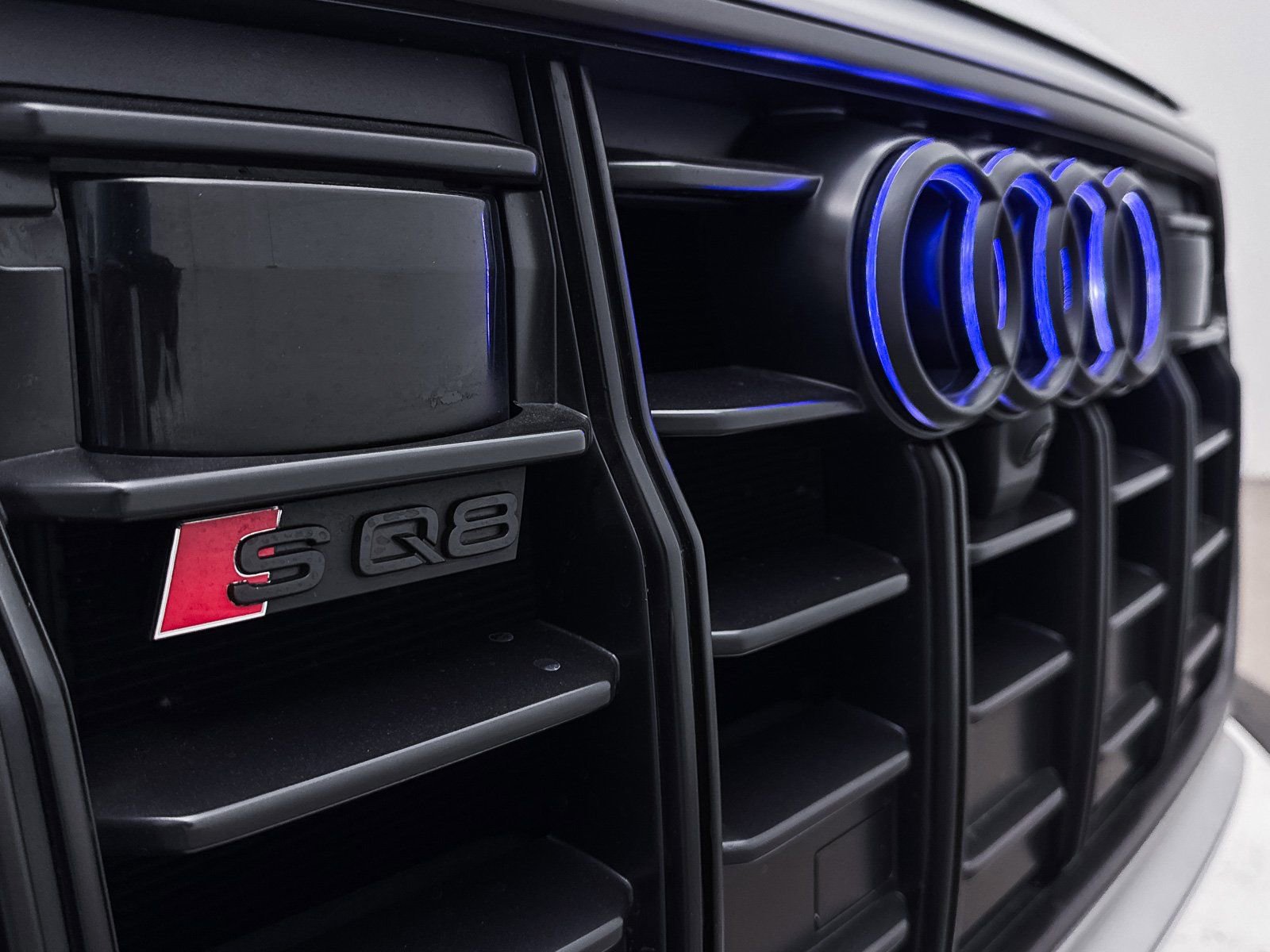 Used 2023 Audi SQ8 Prestige image 12