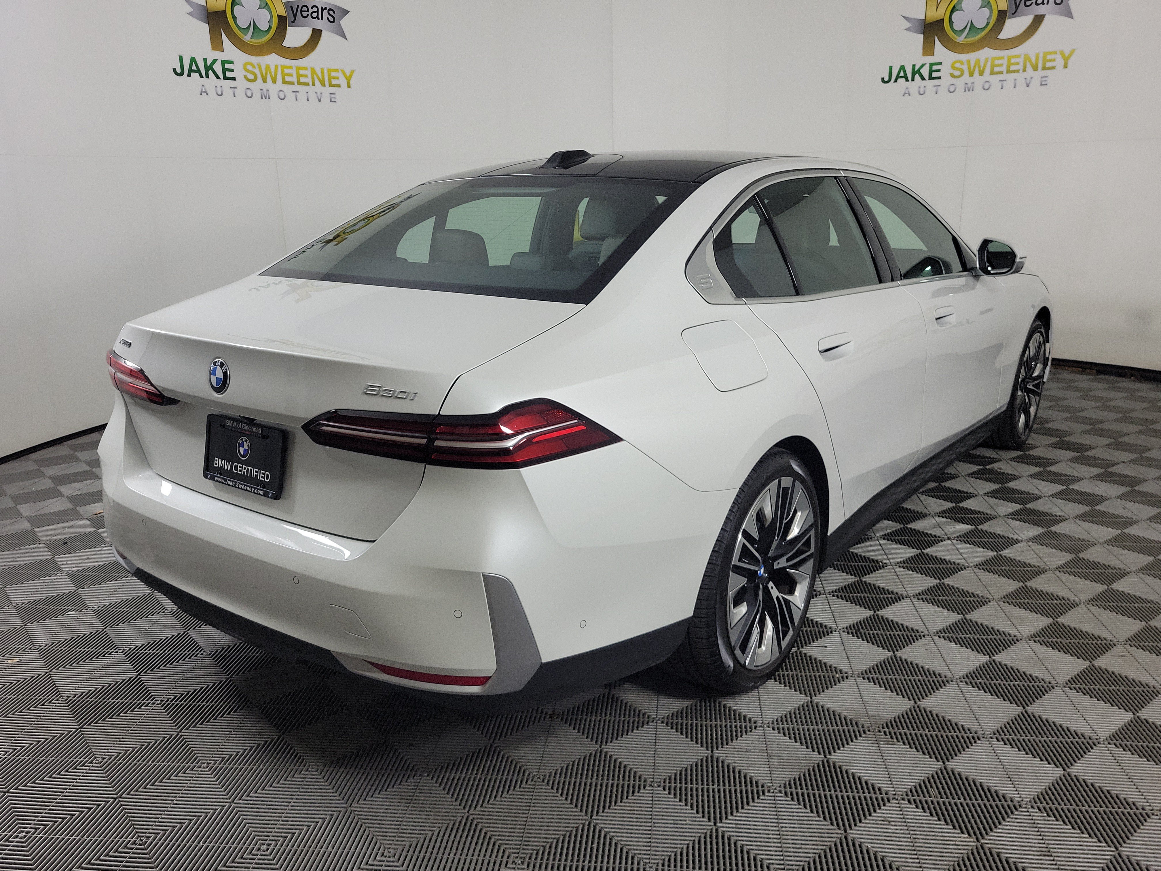 Certified 2027 BMW 530i xDrive w/ Premium Package AWD/4WD image 7