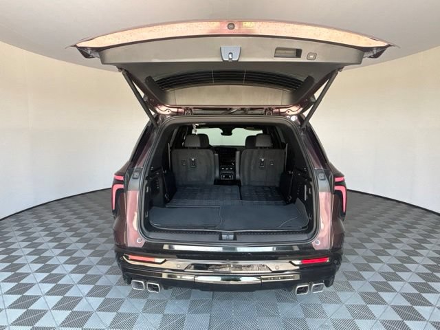 Used 2024 Chevrolet Traverse RS AWD/4WD image 21