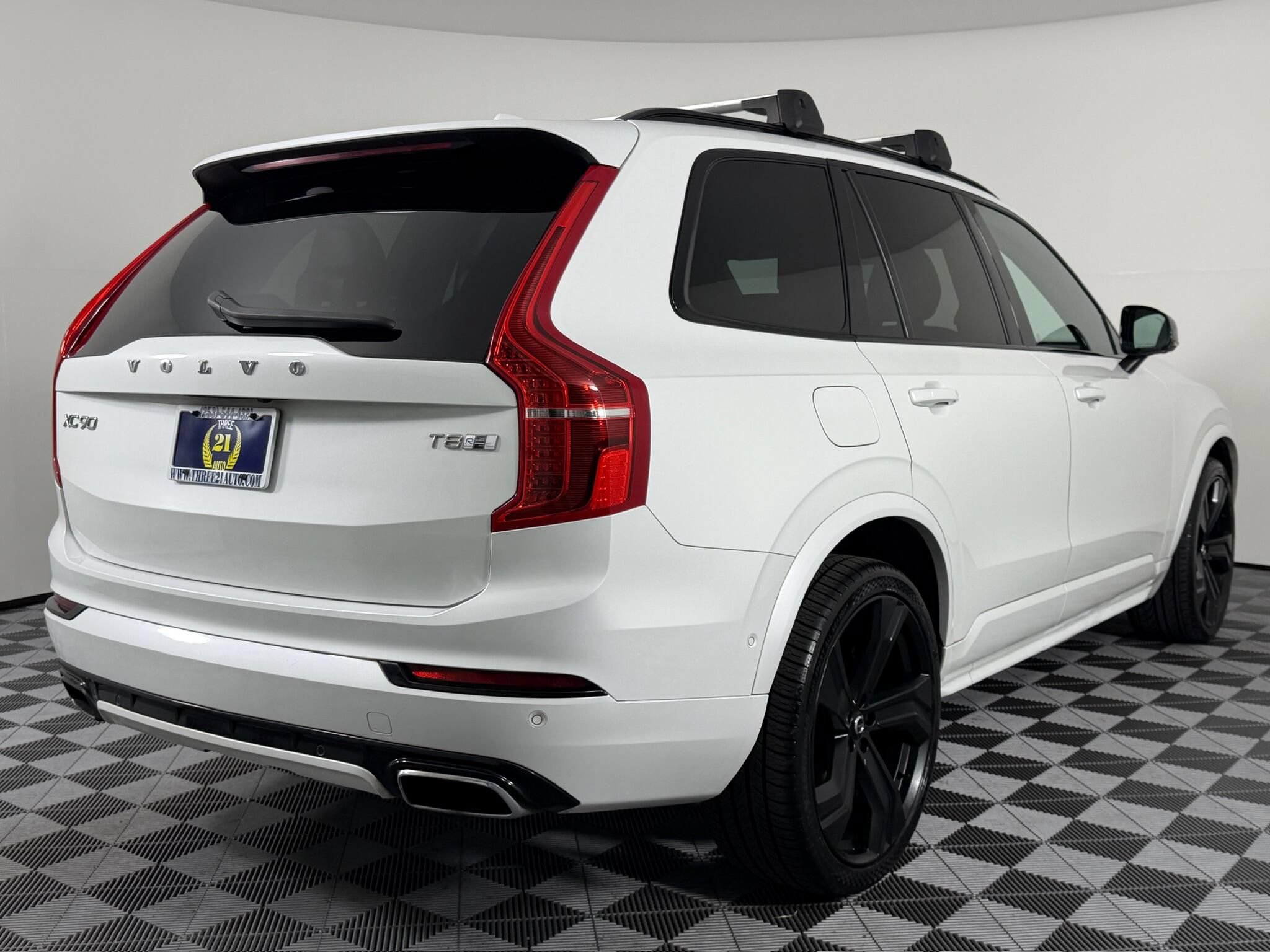 Used 2020 Volvo XC90 T8 R-Design w/ Protection Package AWD/4WD image 8
