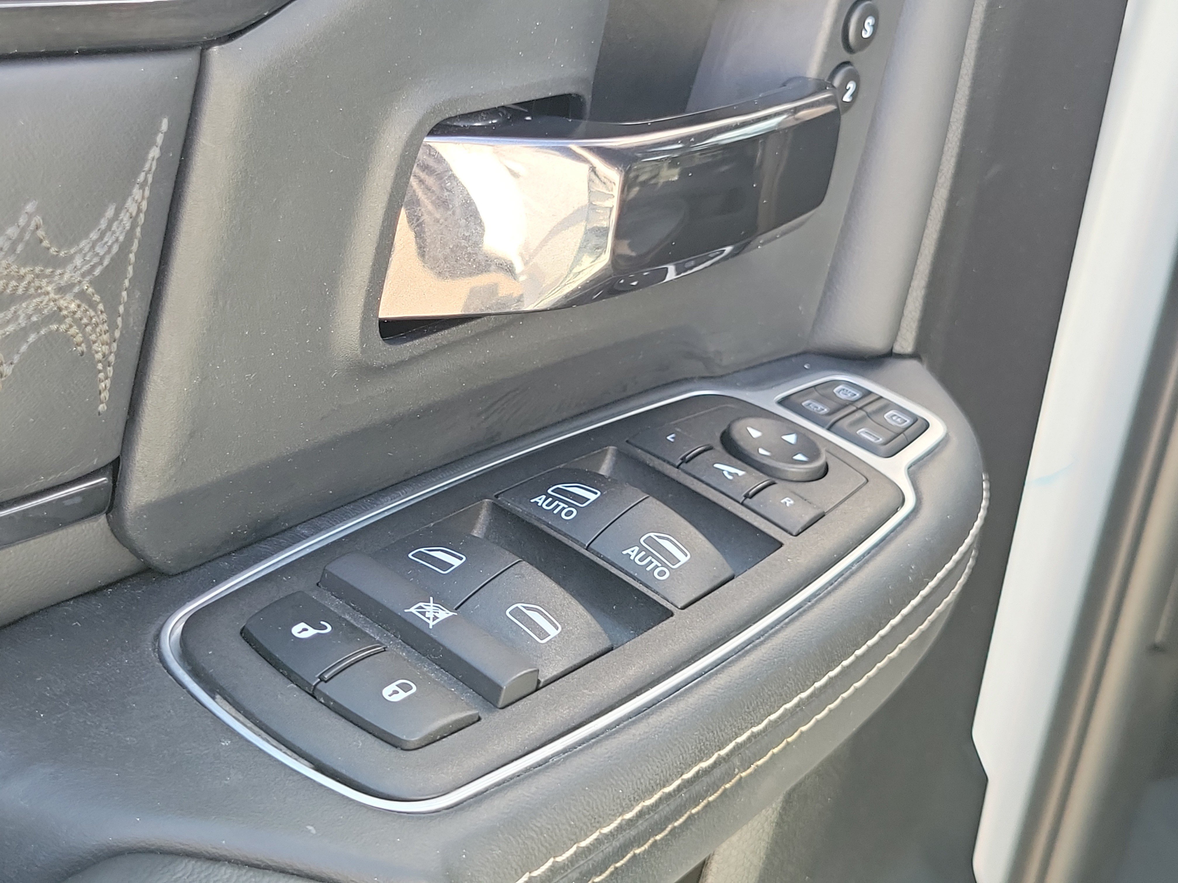 Used 2024 RAM 3500 Limited AWD/4WD image 24