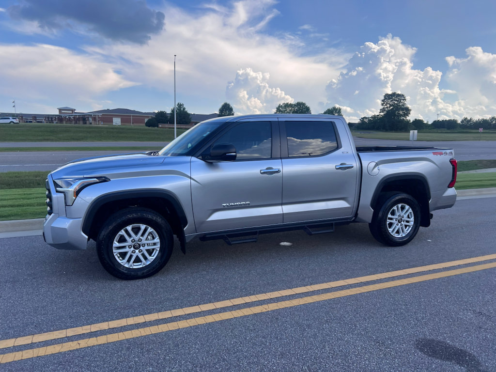 Used 2025 Toyota Tundra SR5 w/ SR5 Convenience Package AWD/4WD image 10