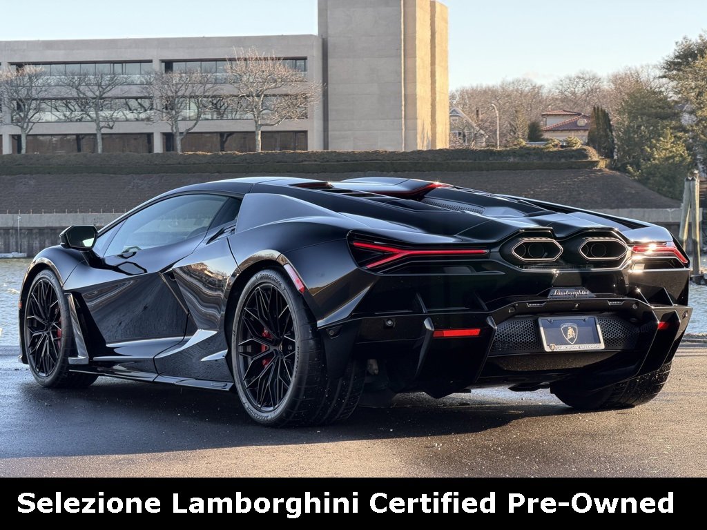 Used 2024 Lamborghini Revuelto image 3