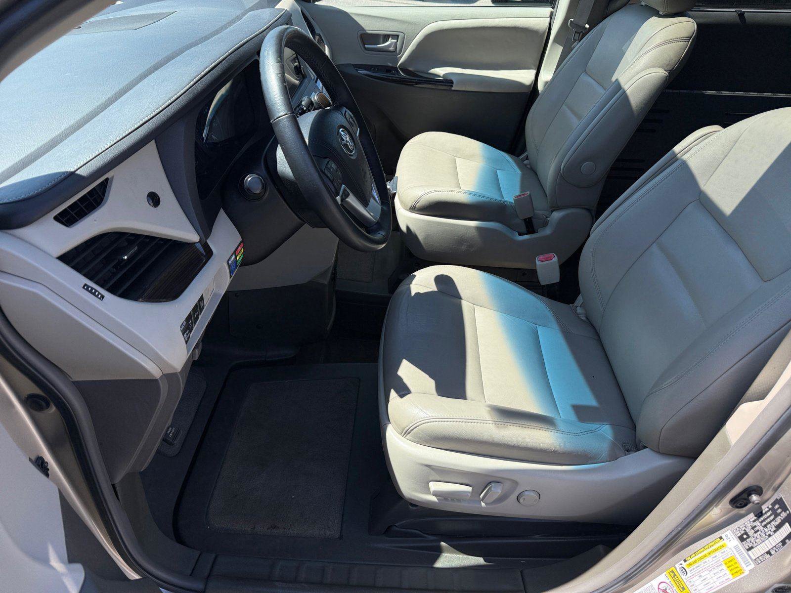 Used 2015 Toyota Sienna XLE w/ XLE Navigation Package FWD image 10