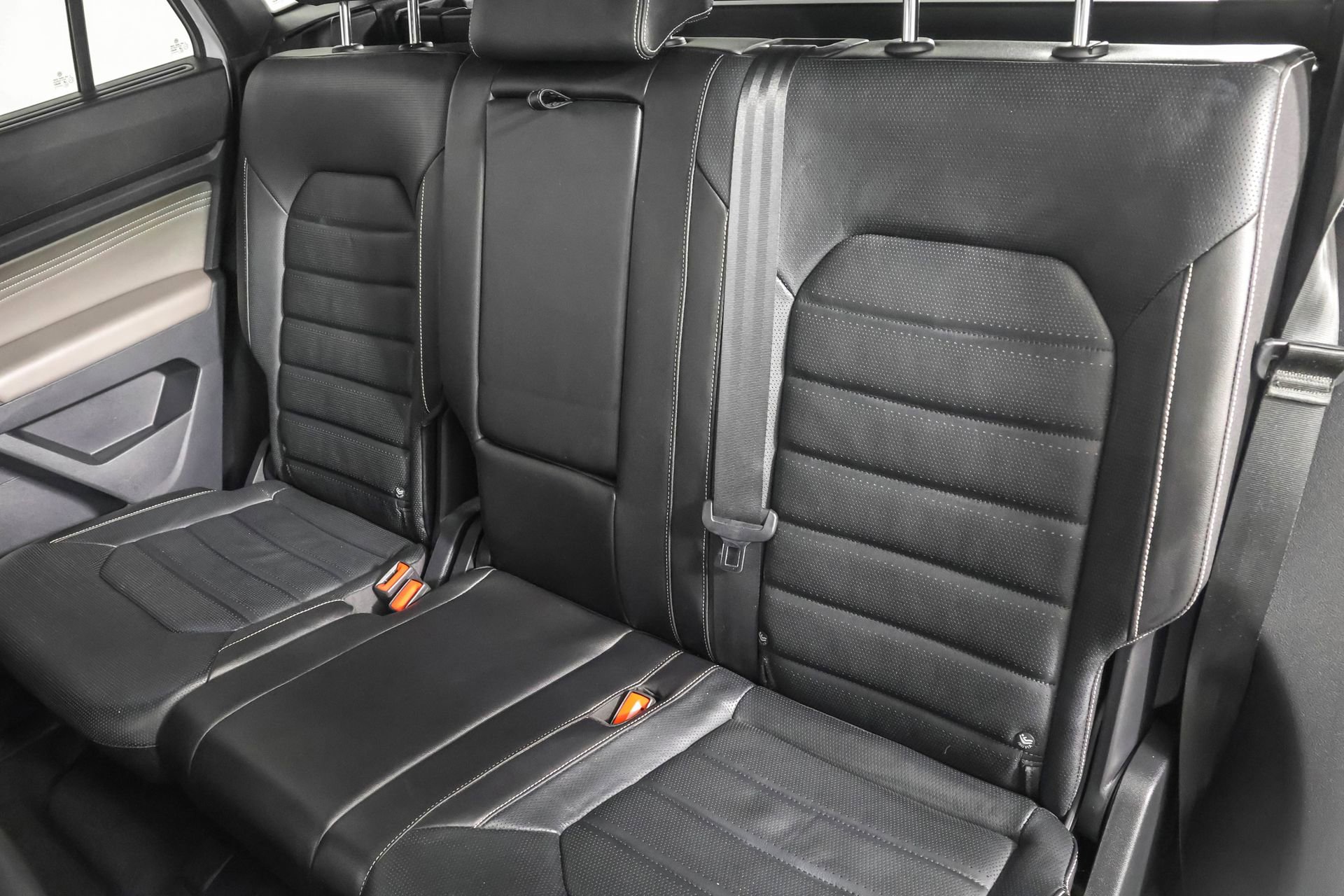 Used 2022 Volkswagen Atlas Cross Sport SEL Premium R-Line image 37