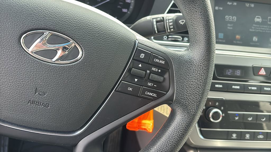 Used 2017 Hyundai Sonata SE w/ Winter Weather Package FWD image 18