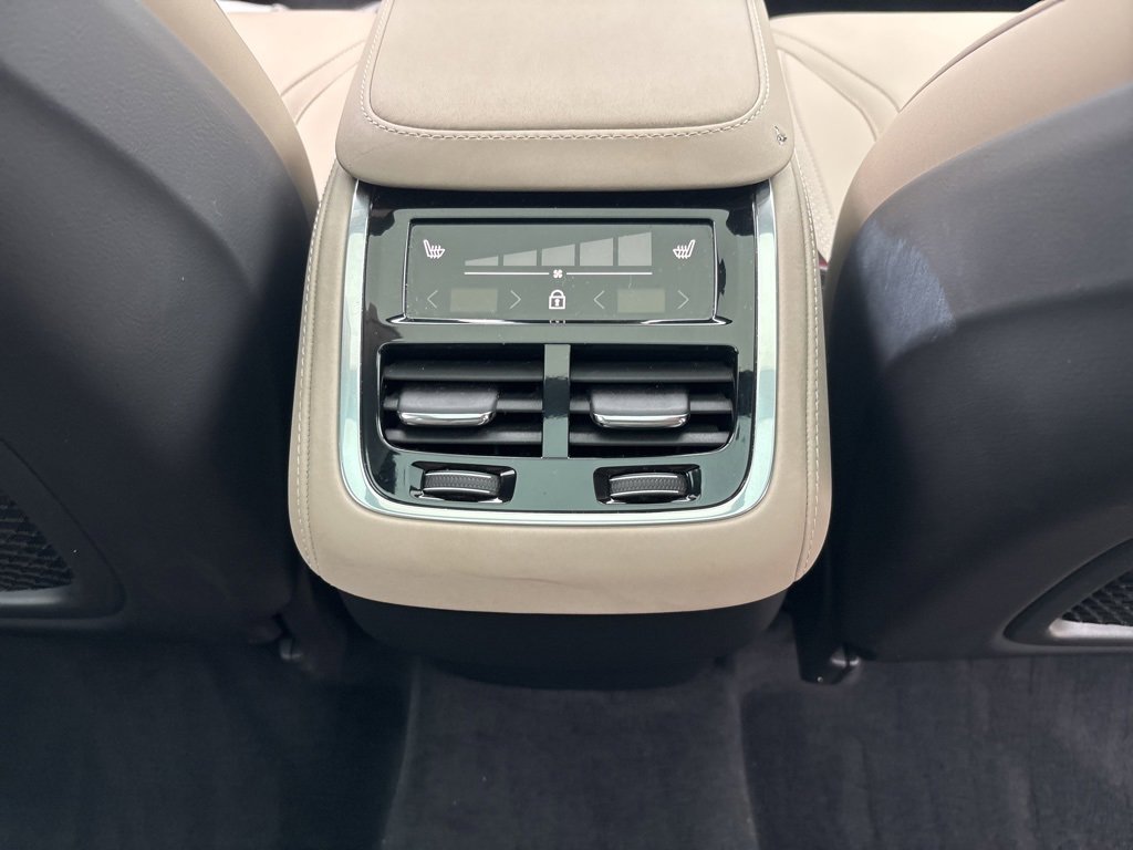 Certified 2025 Volvo XC90 B6 Plus image 47