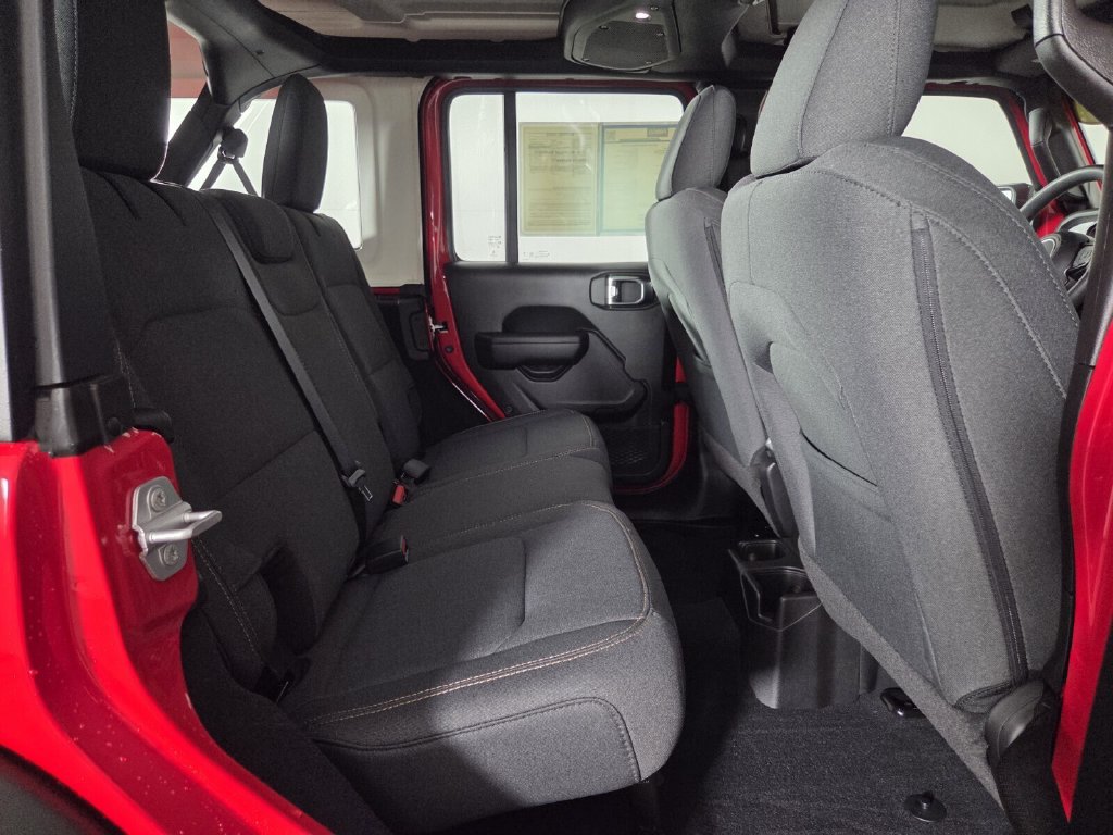 Used 2025 Jeep Wrangler Unlimited Sport AWD/4WD image 30