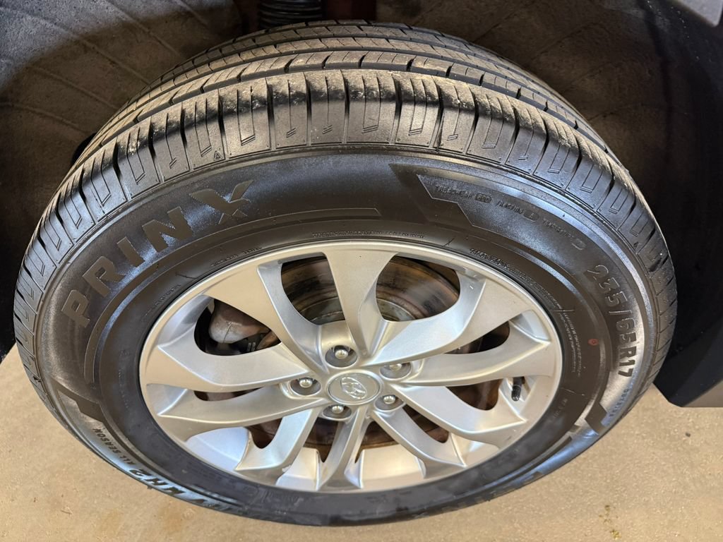 Used 2019 Hyundai Santa Fe SEL FWD image 15