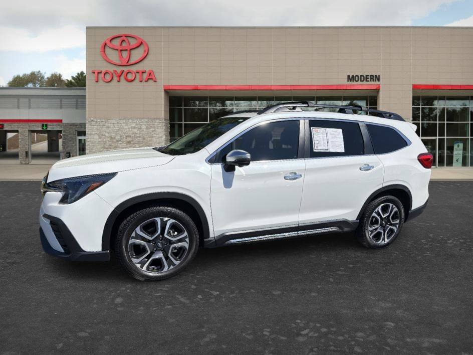Used 2023 Subaru Ascent Touring AWD/4WD image 1