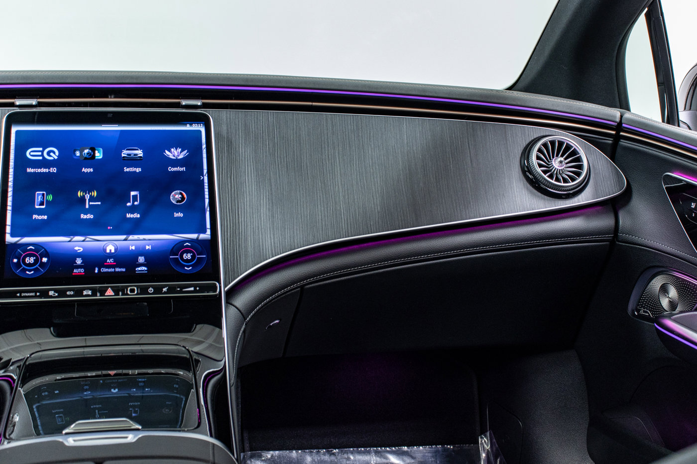Used 2024 Mercedes-Benz EQE 350+ 4MATIC Sedan image 13