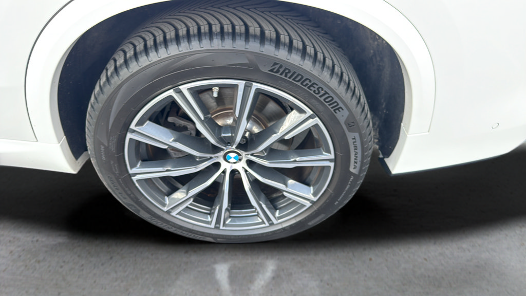 Used 2023 BMW X5 xDrive40i AWD/4WD image 18