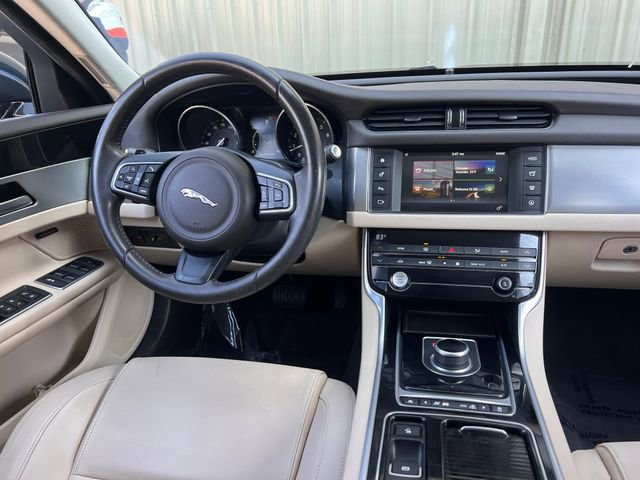 Used 2017 Jaguar XF Premium image 17