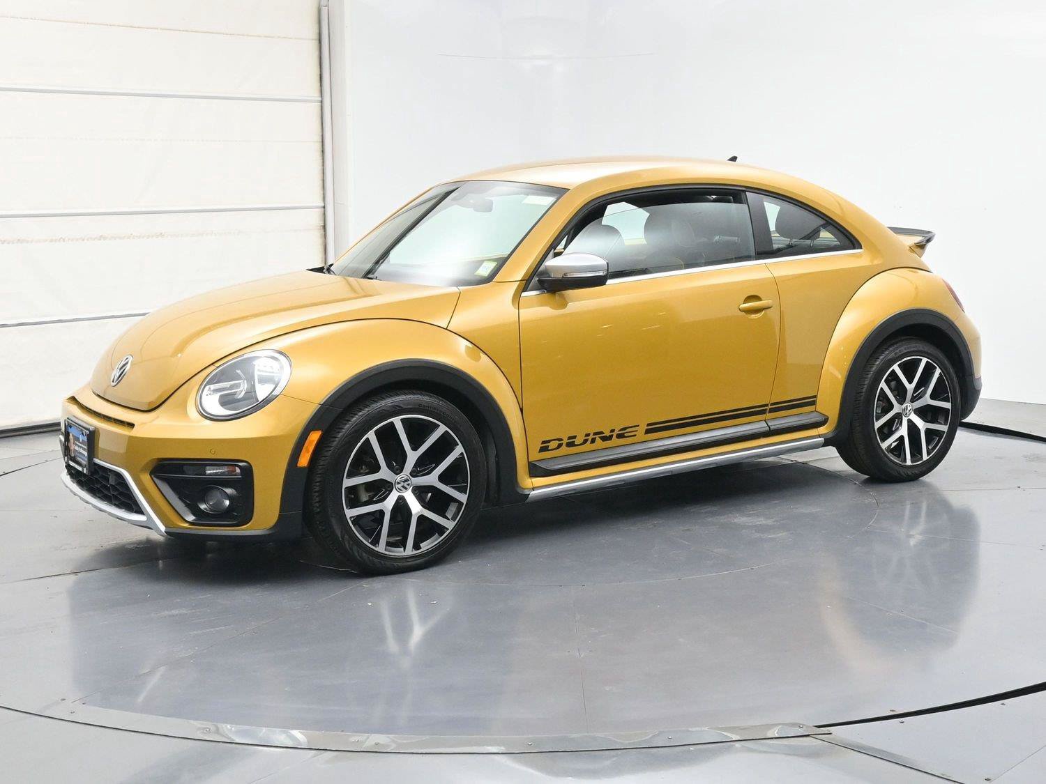 Used 2017 Volkswagen Beetle 1.8T Dune FWD image 25
