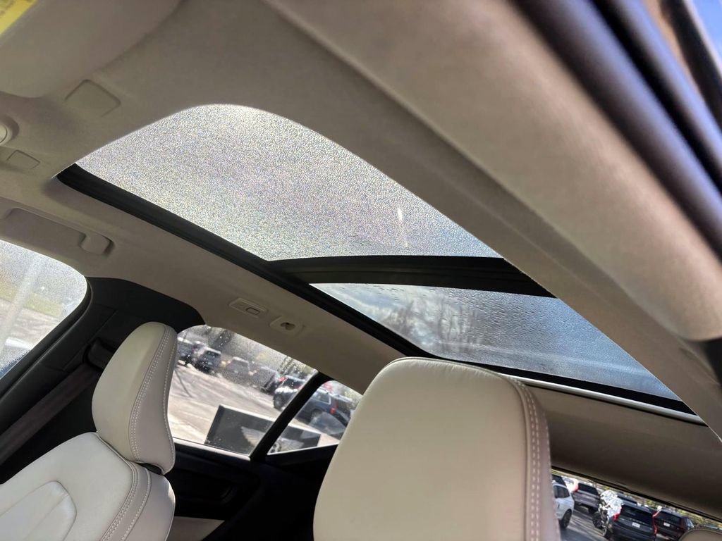 Used 2023 Volvo XC40 B5 Plus w/ Protection Package Premier image 26