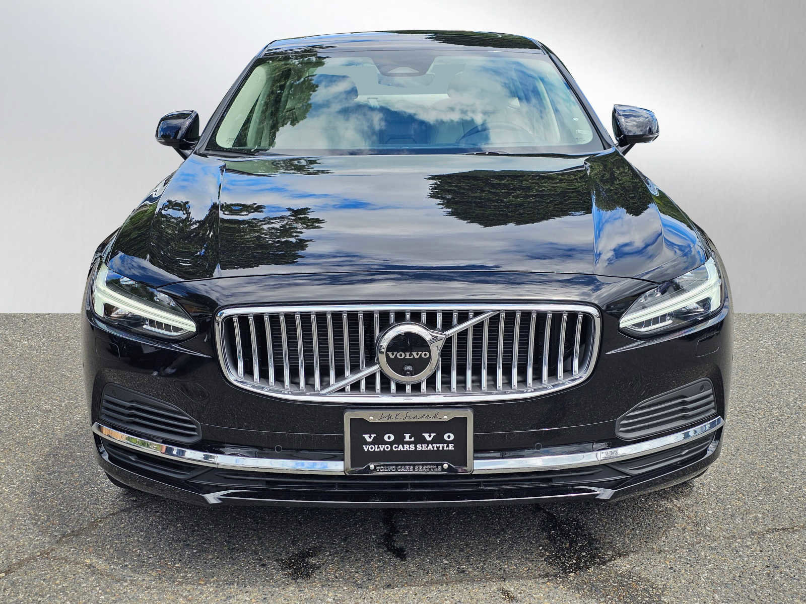 Used 2024 Volvo S90 T8 Ultimate image 2