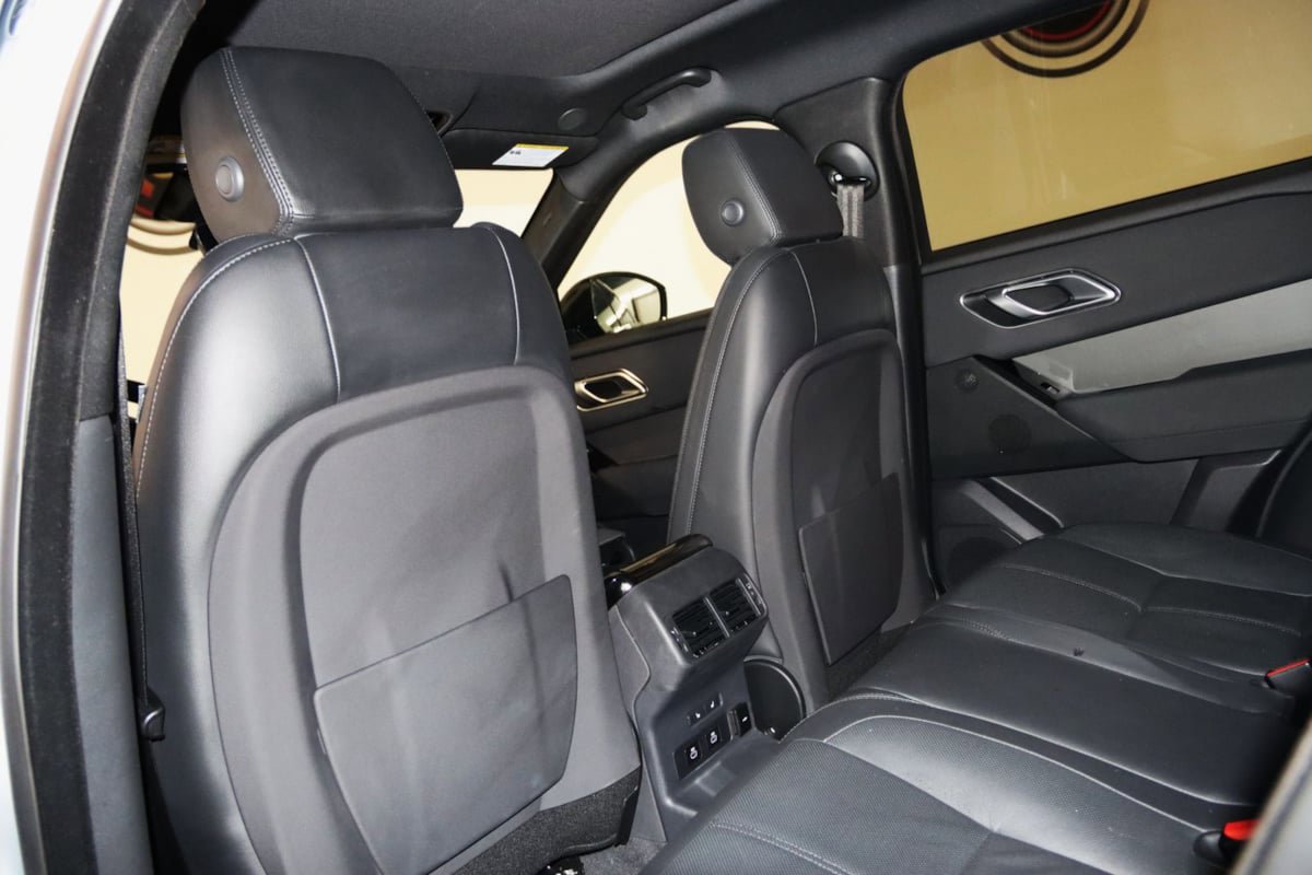 Used 2025 Land Rover Range Rover Velar Dynamic SE AWD/4WD image 54