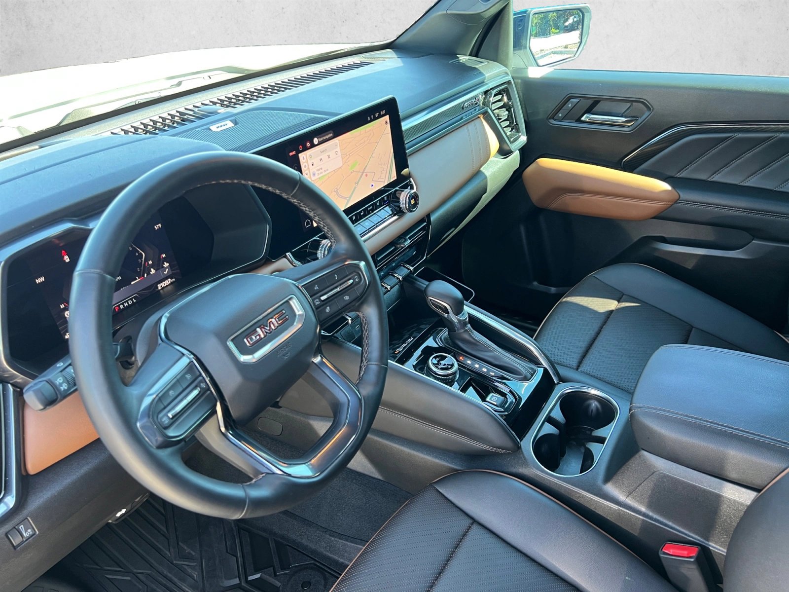 Used 2023 GMC Canyon AT4 w/ AT4 Premium Package AWD/4WD image 10
