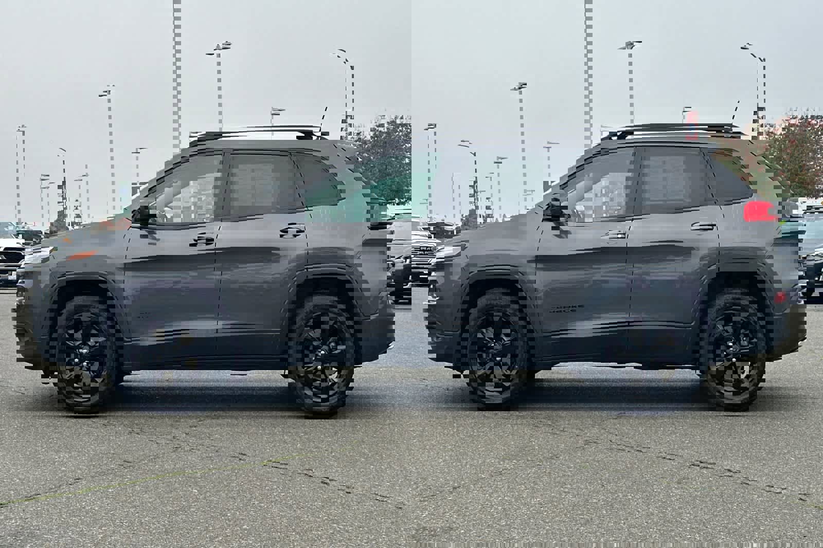 Used 2017 Jeep Cherokee High Altitude image 9