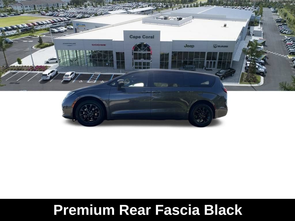 Used 2021 Chrysler Pacifica Touring w/ S Appearance Package FWD image 6