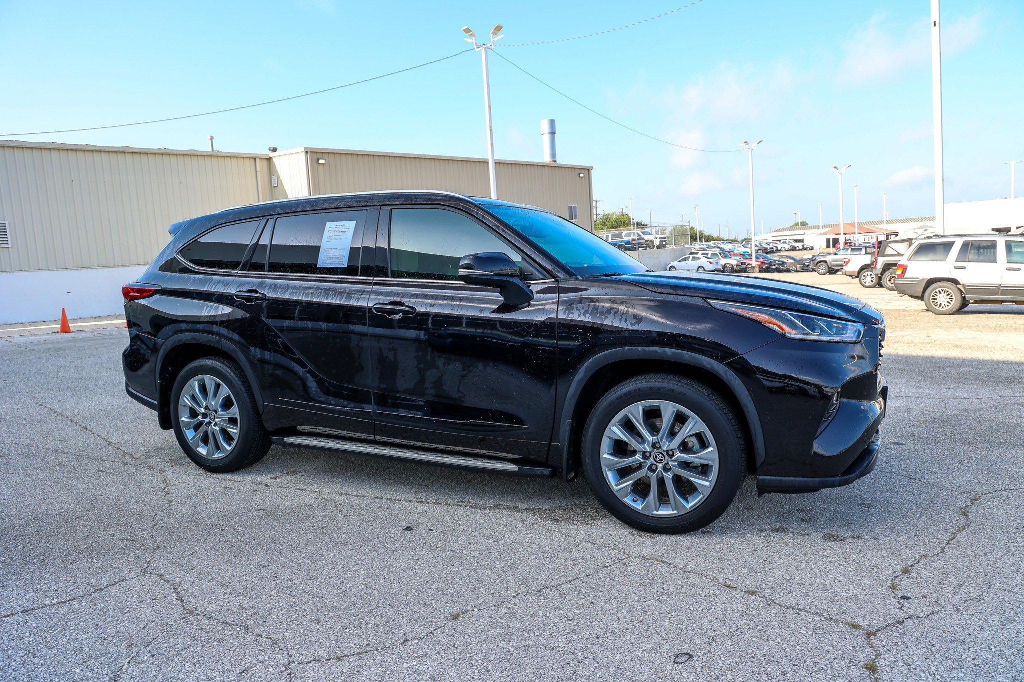 Used 2022 Toyota Highlander Limited AWD/4WD image 6