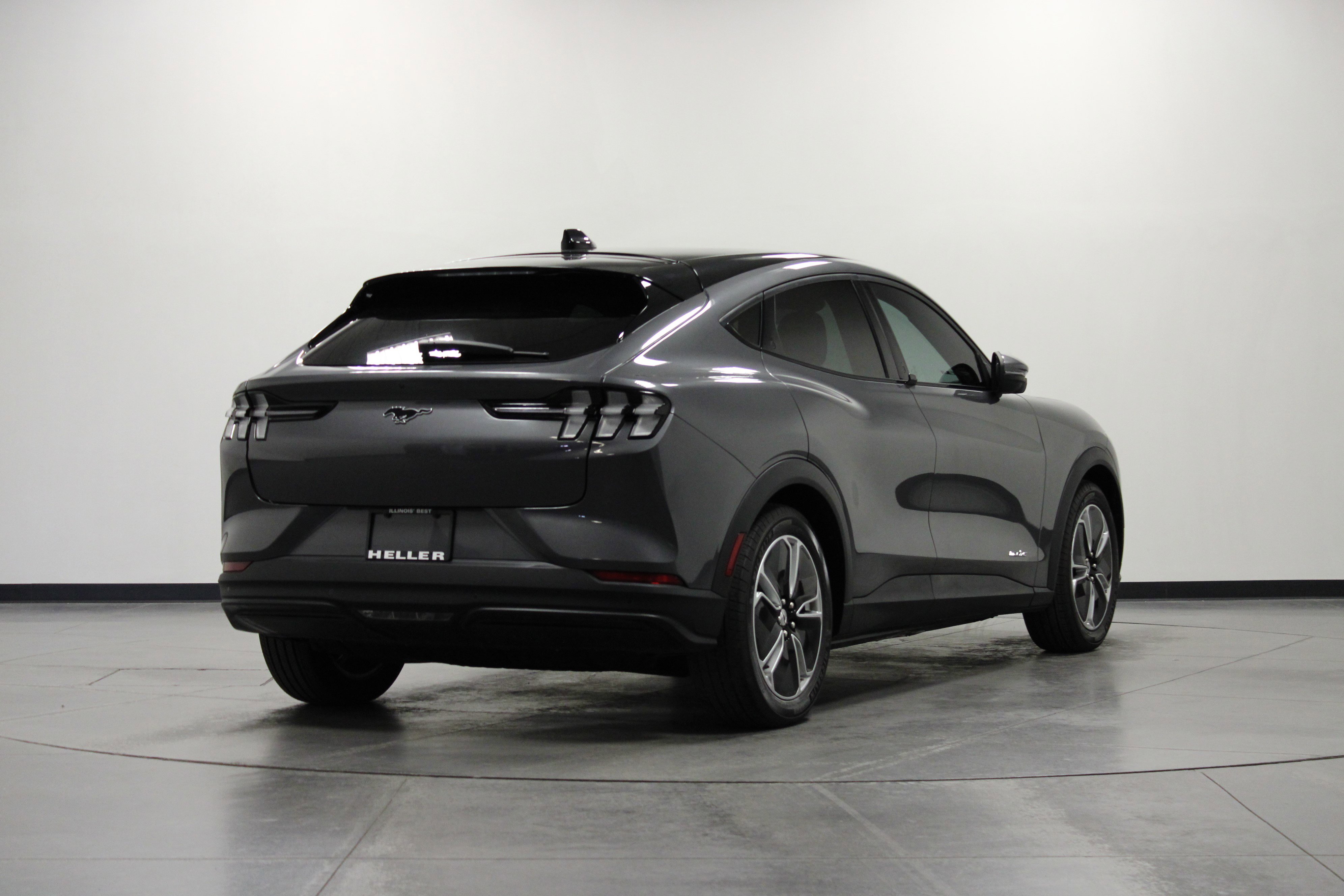 Used 2021 Ford Mustang Mach-E Select image 4