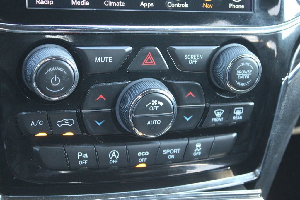 Used 2019 Jeep Grand Cherokee Limited image 41