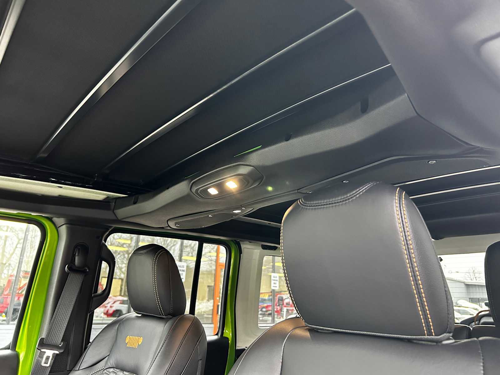 Used 2025 Jeep Wrangler Sport S image 27