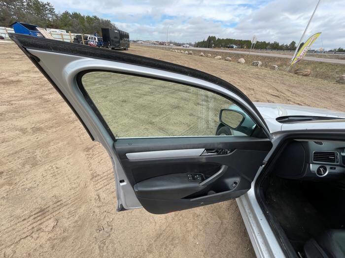 Used 2013 Volkswagen Passat 2.5 SE FWD image 22