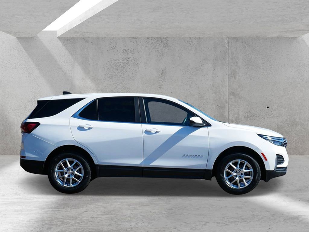 Used 2024 Chevrolet Equinox LT AWD/4WD image 2