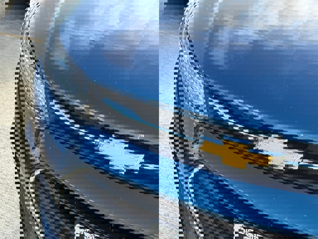 Used 2019 Chevrolet Trax LT w/ LT Convenience Package image 4