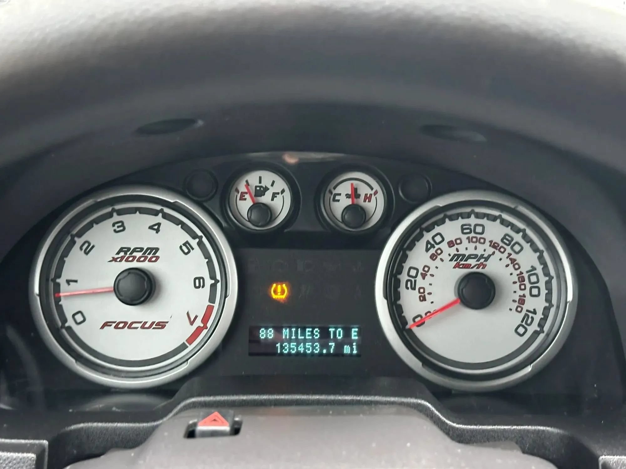 Used 2010 Ford Focus SE FWD image 5