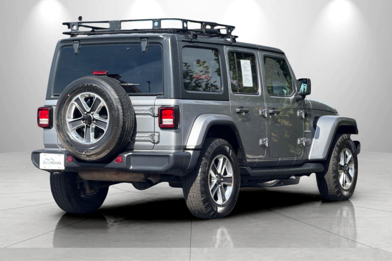 Used 2018 Jeep Wrangler Unlimited Sahara AWD/4WD image 2
