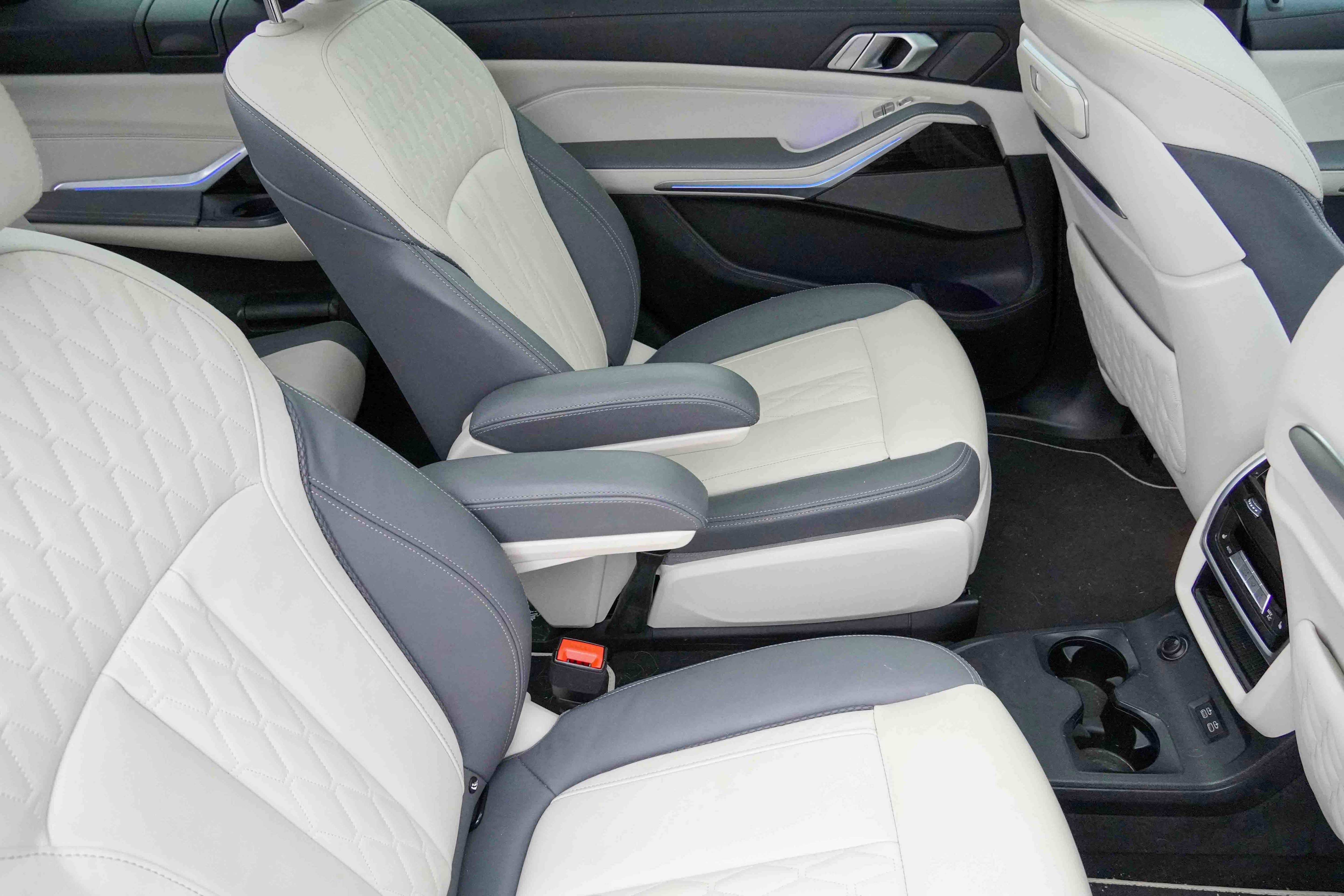 Certified 2023 BMW X7 xDrive40i w/ M Sport Package image 37