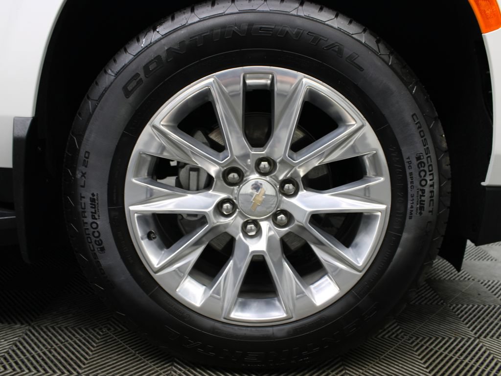 Used 2024 Chevrolet Suburban Premier AWD/4WD image 13