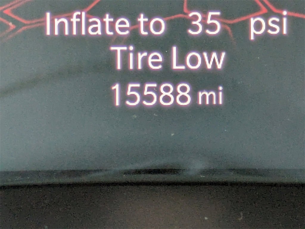 Used 2025 Jeep Compass Latitude image 29