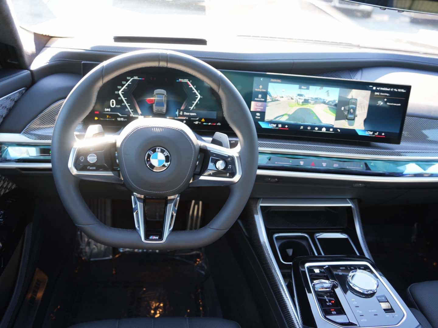 Used 2025 BMW 760i xDrive w/ Executive Package image 9