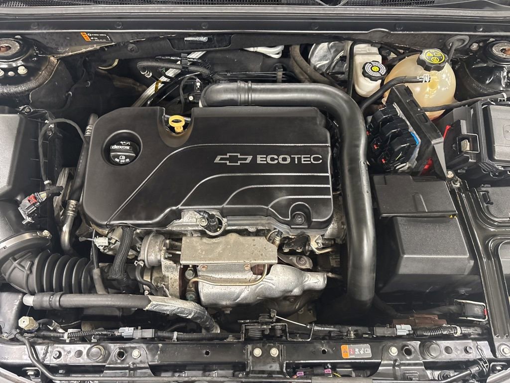 Used 2017 Chevrolet Malibu LT image 16