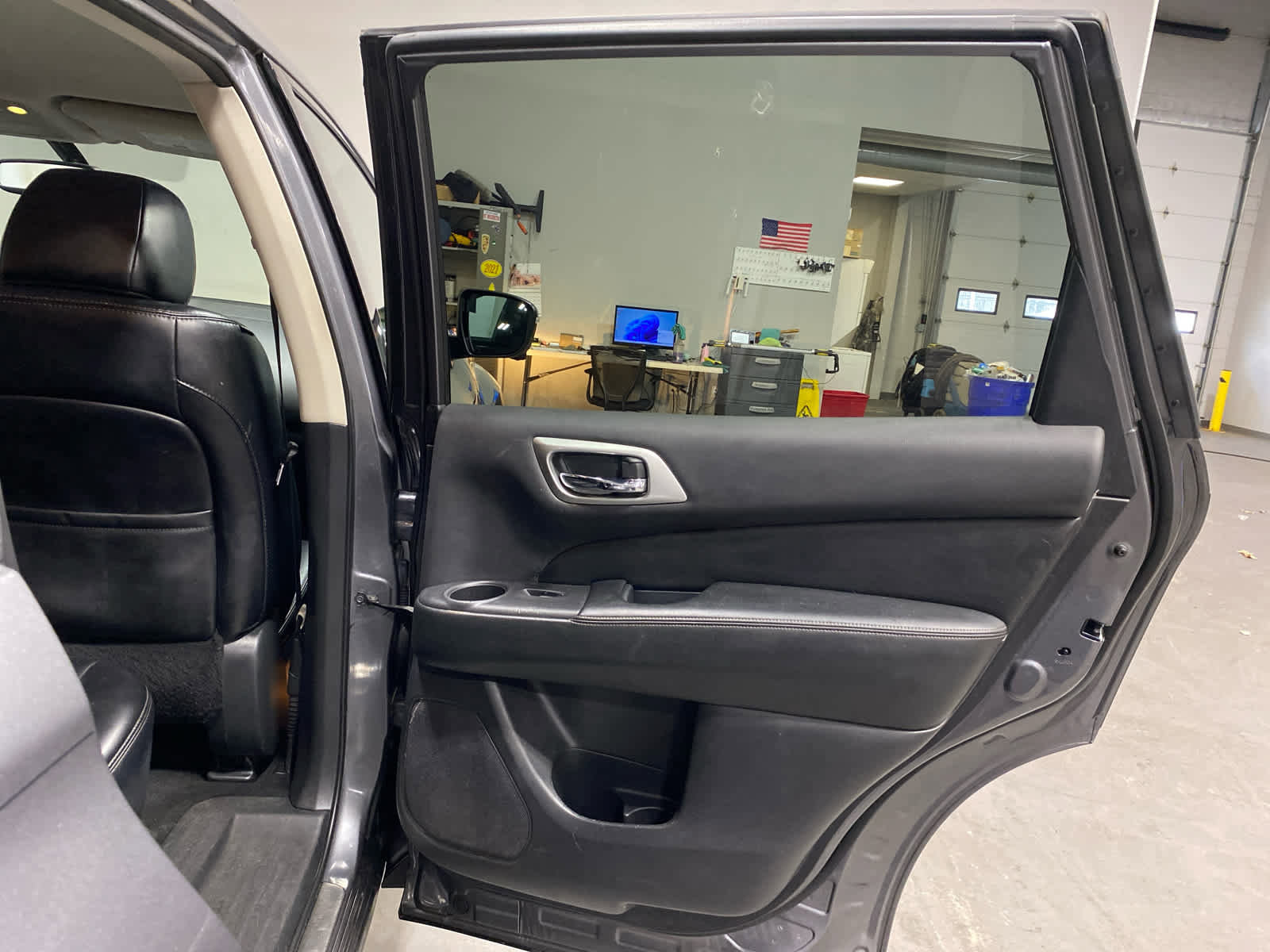 Used 2018 Nissan Pathfinder SL w/ Midnight Edition Package image 27